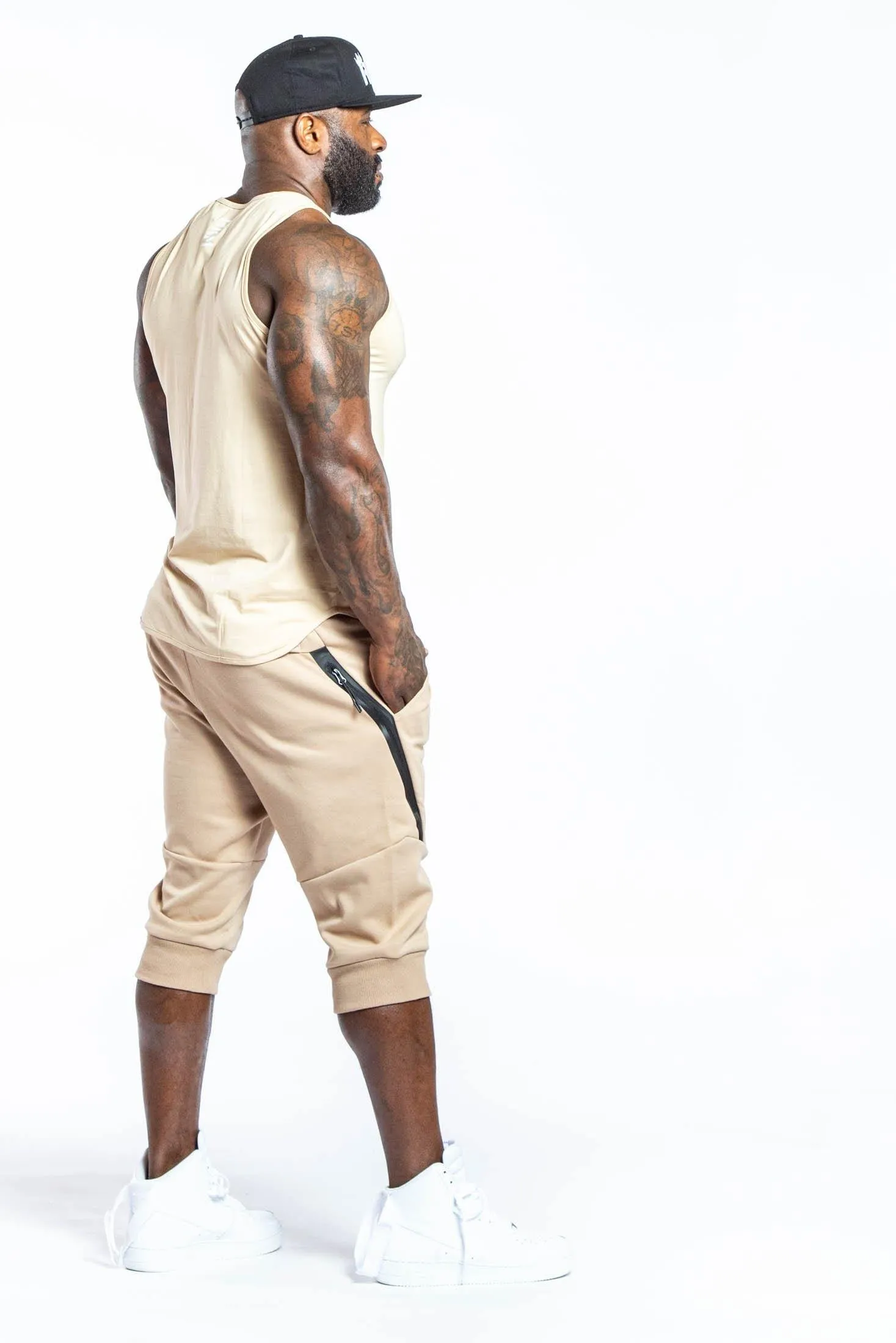 ACTIVE JOGGER SHORTS - TAN